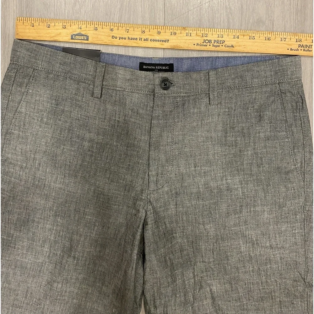 Banana Republic Men's 9